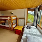 V9 Large 7 People * Gryon