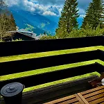 V9 Large 7 People Gryon