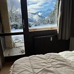 V9 Large 7 People Apartment